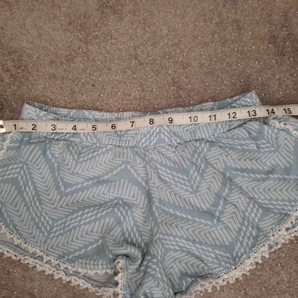 Cute Derek Heart Blue and White shorts - Picture 5 of 10